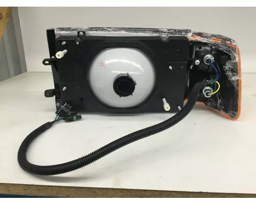 Volvo WIA Headlamp Assembly