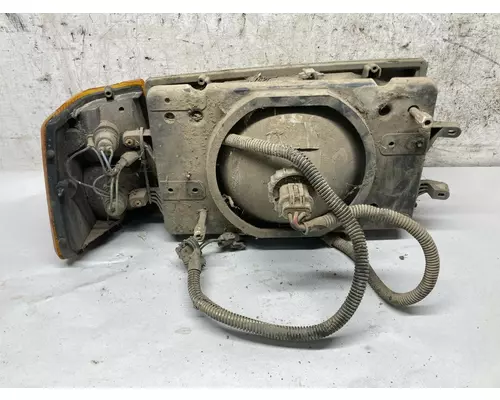 Volvo WIA Headlamp Assembly