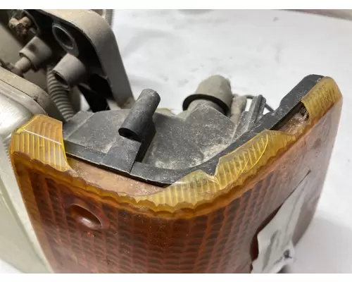 Volvo WIA Headlamp Assembly