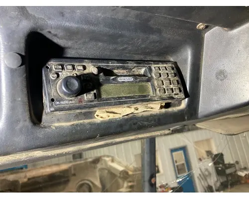 Radio Volvo WCA Vander Haags Inc Sf