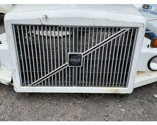 Grille VOLVO WG Custom Truck One Source