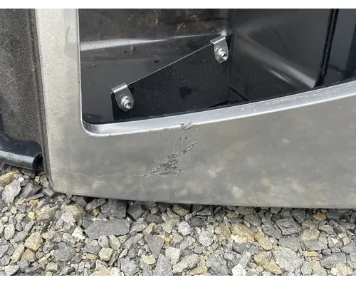 Volvo  Bumper Assembly, Front