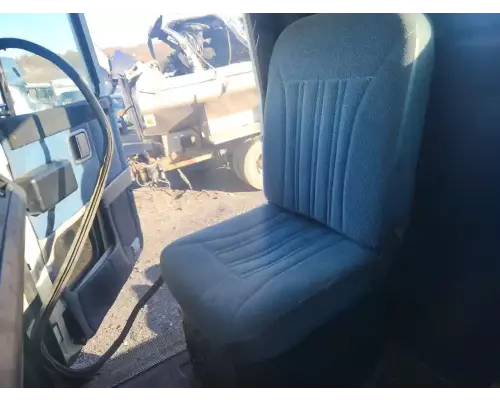 Seat, Front VolvoWhiteGMC WG64T Complete Recycling