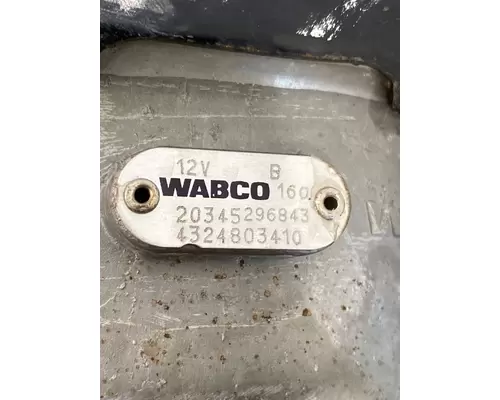 WABCO 5700XE Air Dryer