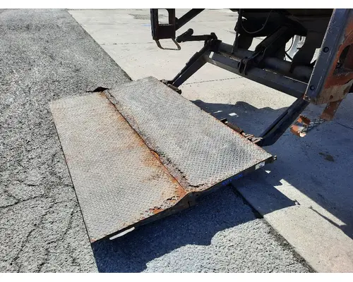 WALTCO EM SERIES LIFT GATE ASSEMBLY