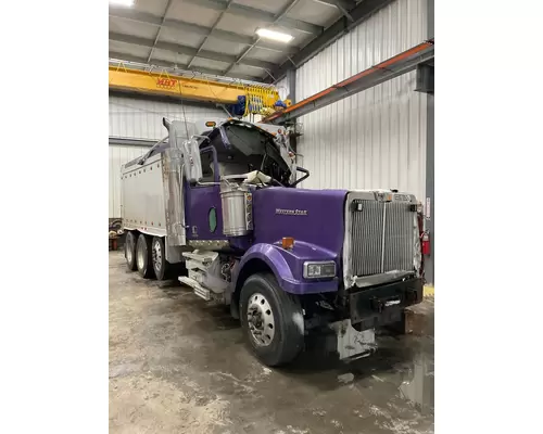 WESTERN STAR TRUCKS 4900 EX Complete Vehicle