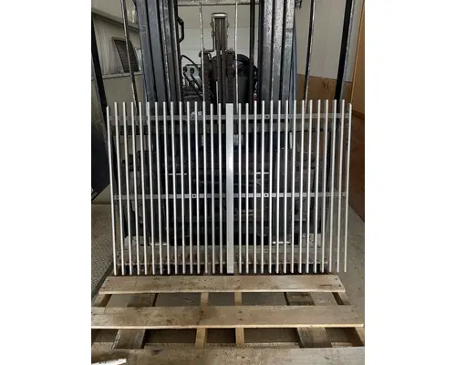 WESTERN STAR TRUCKS 4900 EX Grille