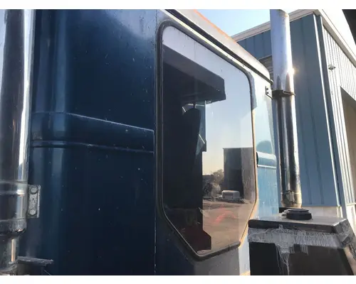 WESTERN STAR TRUCKS 4900 FA Back Glass