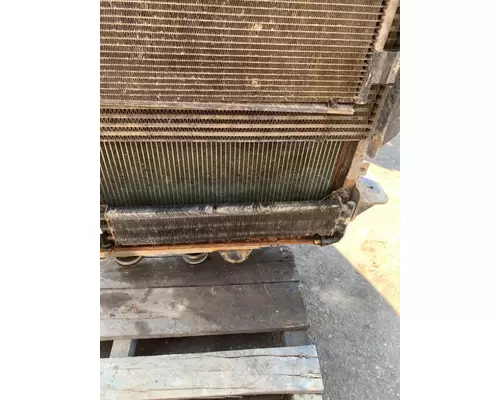 WESTERN STAR TRUCKS 4900 FA Radiator