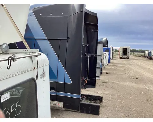 WESTERN STAR TRUCKS 4900 FA Sleeper Fairing