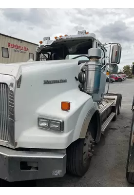 WESTERN STAR TRUCKS 4900 SA Complete Vehicle