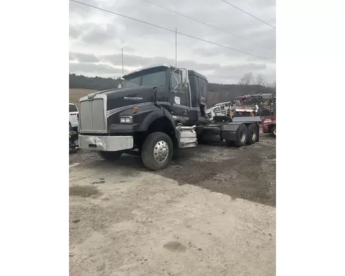 WESTERN STAR TRUCKS 4900 SA DEF Tank