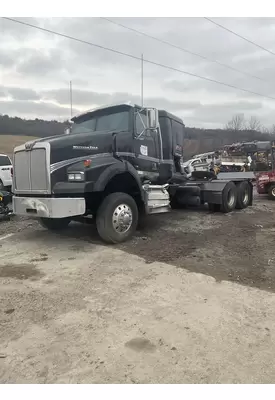 WESTERN STAR TRUCKS 4900 SA DEF Tank