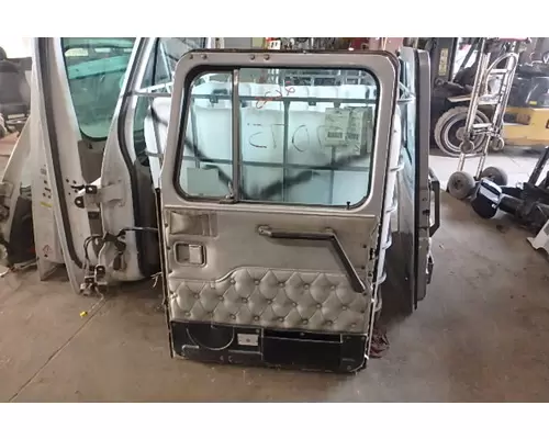 WESTERN STAR TRUCKS 4900SB Door Assembly, Front