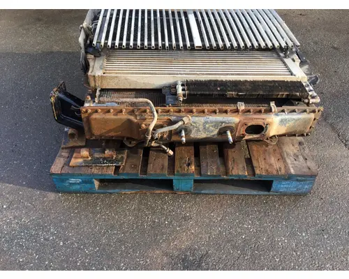 WESTERN STAR TRUCKS 4900 Radiator