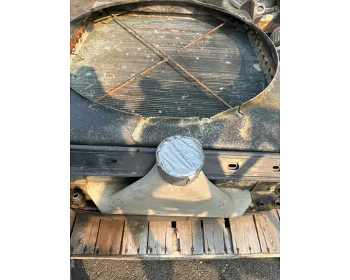 WESTERN STAR TRUCKS 4900 Radiator