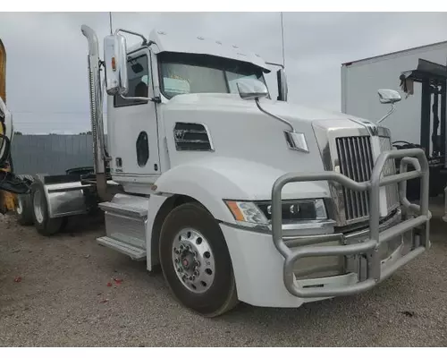 WESTERN STAR TRUCKS 5700 XE Used Trucks