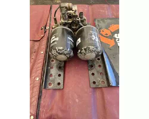 WESTERN STAR TRUCKS 5700XE Air Drier