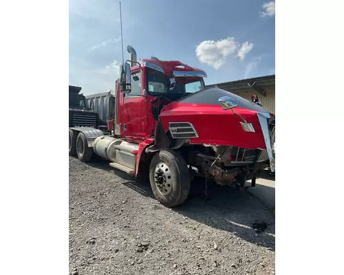 WESTERN STAR TRUCKS 5700XE Complete Vehicle