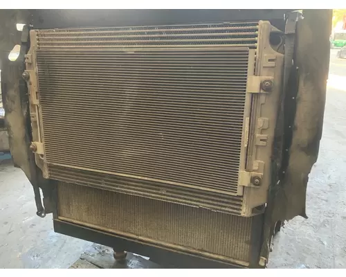 WESTERN STAR TRUCKS 5700X Radiator