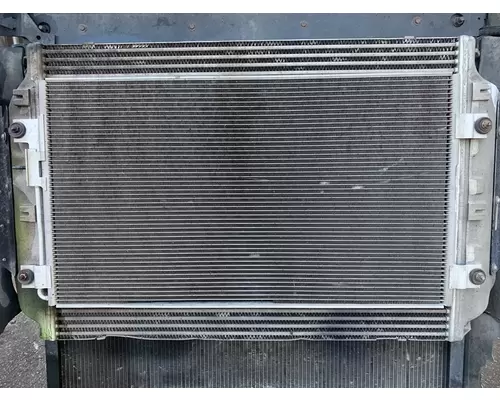 WESTERN STAR TRUCKS 5700 Radiator