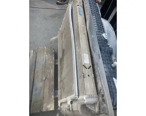 WESTERN STAR TRUCKS 5700 Radiator