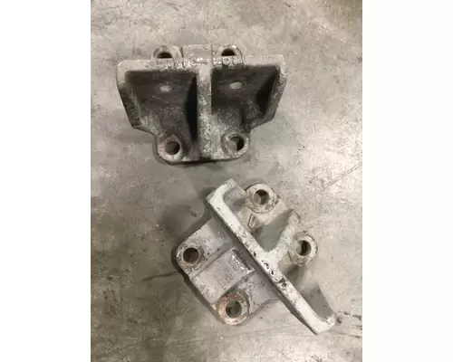 WESTERN STAR TRUCKS  Engine Mounts