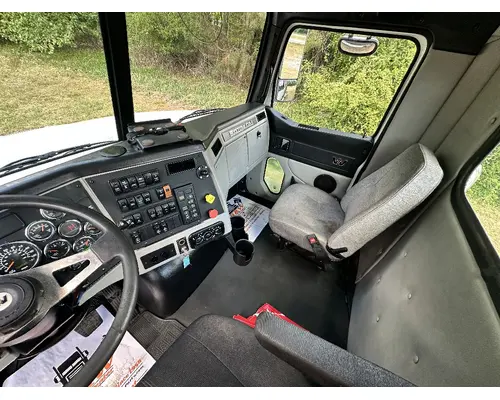 WESTERN STAR TR 4700 Complete Vehicle