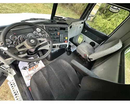 WESTERN STAR TR 4700 Complete Vehicle