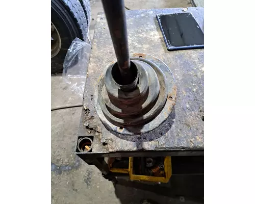 WESTERN STAR TR 4900-SA Floor Shift Assembly