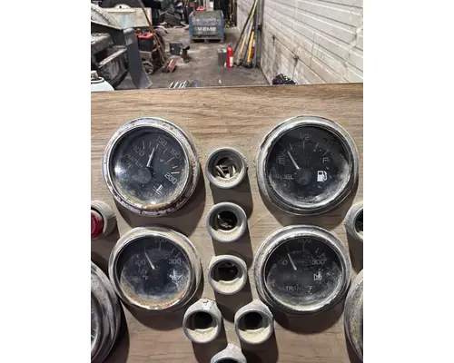 WESTERN STAR TR 4964 SX Instrument Cluster