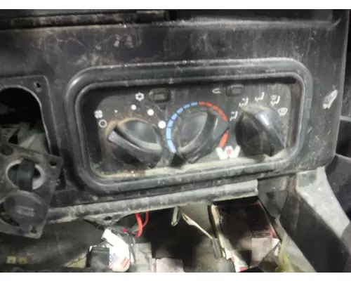 WESTERN STAR 4700 / 4900 Heater  AC Control