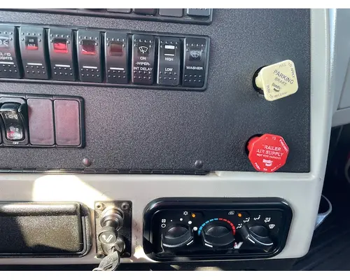 WESTERN STAR 4700 SB Vehicle For Sale