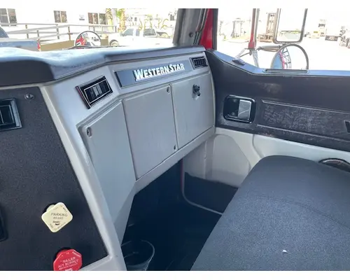 WESTERN STAR 4700 SB Vehicle For Sale