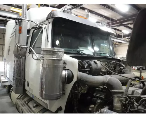 WESTERN STAR 4700E / 4900 Radiator Overflow Bottle