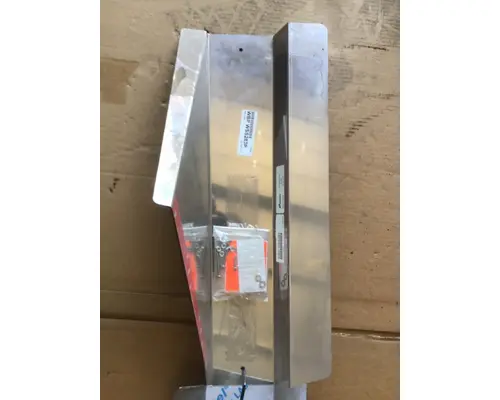 WESTERN STAR 4700SB Fender Moulding