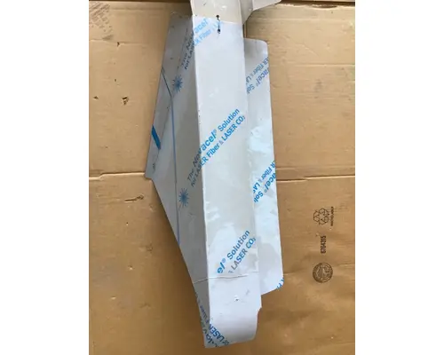 WESTERN STAR 4700SB Fender Moulding