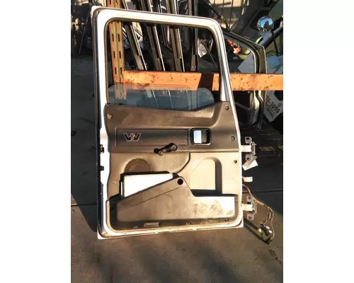 WESTERN STAR 4700SFA DOOR ASSEMBLY, FRONT