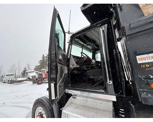 WESTERN STAR 4700SF Cab