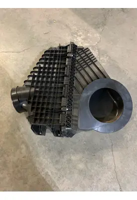 WESTERN STAR 4700 AIR CLEANER