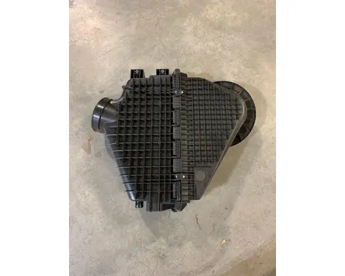 WESTERN STAR 4700 AIR CLEANER