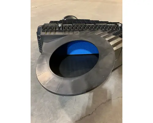 WESTERN STAR 4700 AIR CLEANER