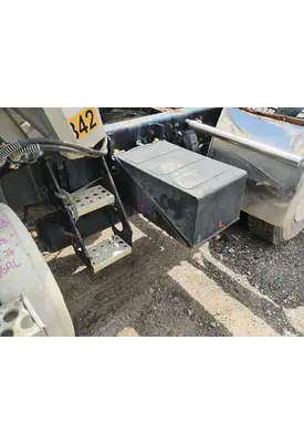 WESTERN STAR 4700 Battery Box
