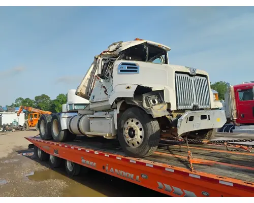 WESTERN STAR 4700 Cab