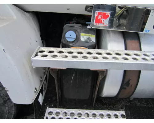 WESTERN STAR 4700 DEF TANK