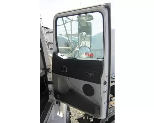 WESTERN STAR 4700 DOOR ASSEMBLY, FRONT
