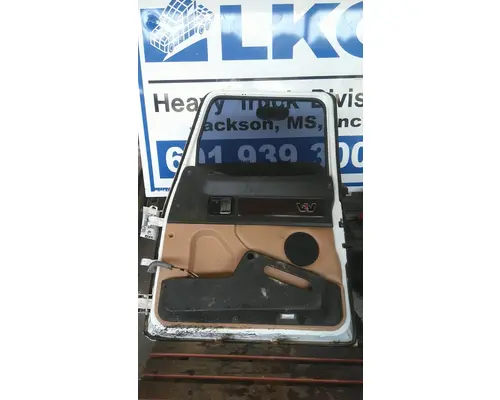 WESTERN STAR 4700 DOOR ASSEMBLY, FRONT