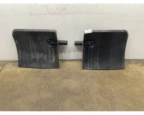 WESTERN STAR 4700 Fender Extension