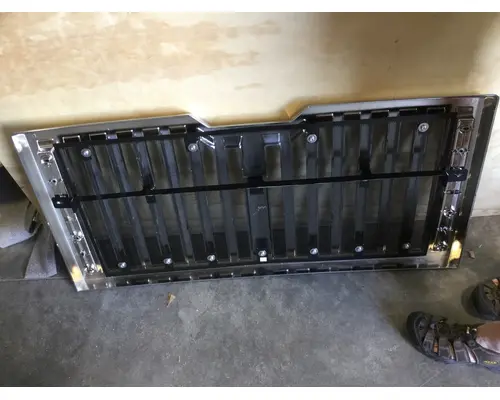 WESTERN STAR 4700 GRILLE