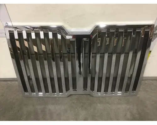 WESTERN STAR 4700 GRILLE